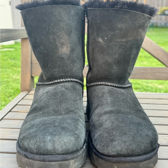 UGG Sued Black Boots - Great condition- Women's size 10 - Picture 4 of 7